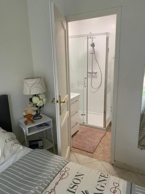 Chambre Avec Entree Independante Situation Ideale Serris Exterior photo